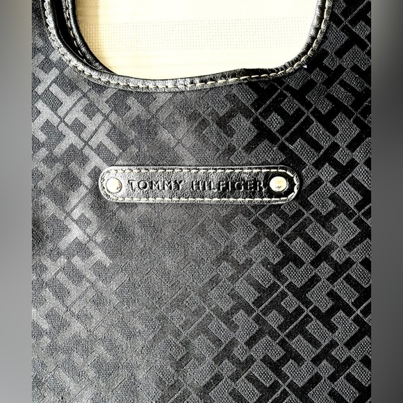 Tommy Hilfiger  Women’s Handbag - Picture 9 of 10